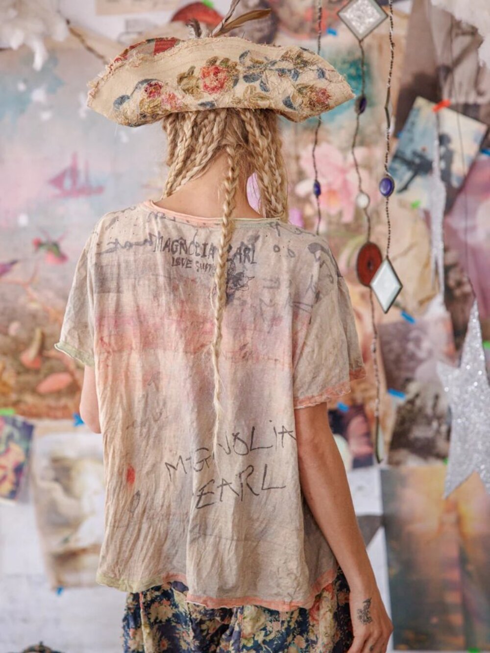 Magnolia Pearl For The Love of Stars Tee, Nerissa OS - Picture 3 of 11